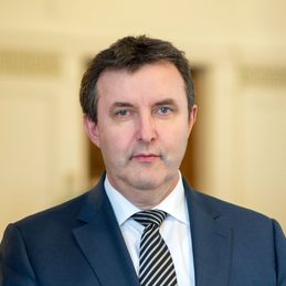 Dr. Palkovics LĂˇszlĂł innovĂˇciĂłs Ă©s technolĂłgiai miniszter