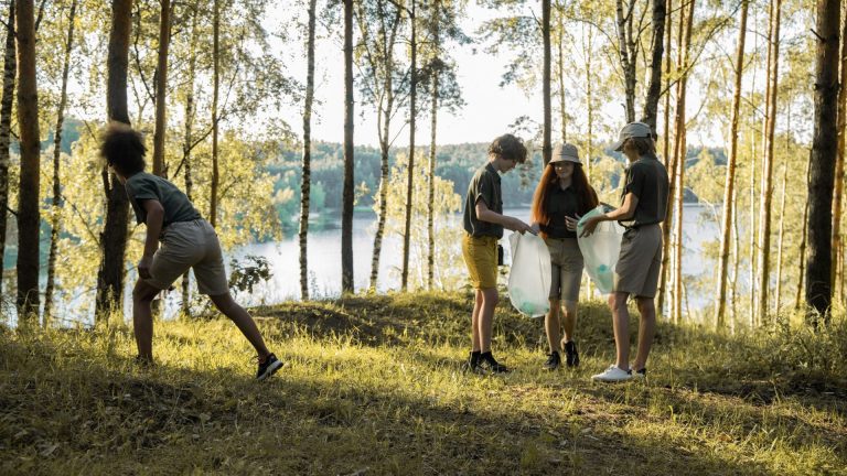 Nem elég tudni, mit kell tenni, változtatni is kell: új szakpolitikai ajánlással segítené a KSZGYSZ, hogy a környezet- és klímavédelem a mindennapi élet részévé váljon